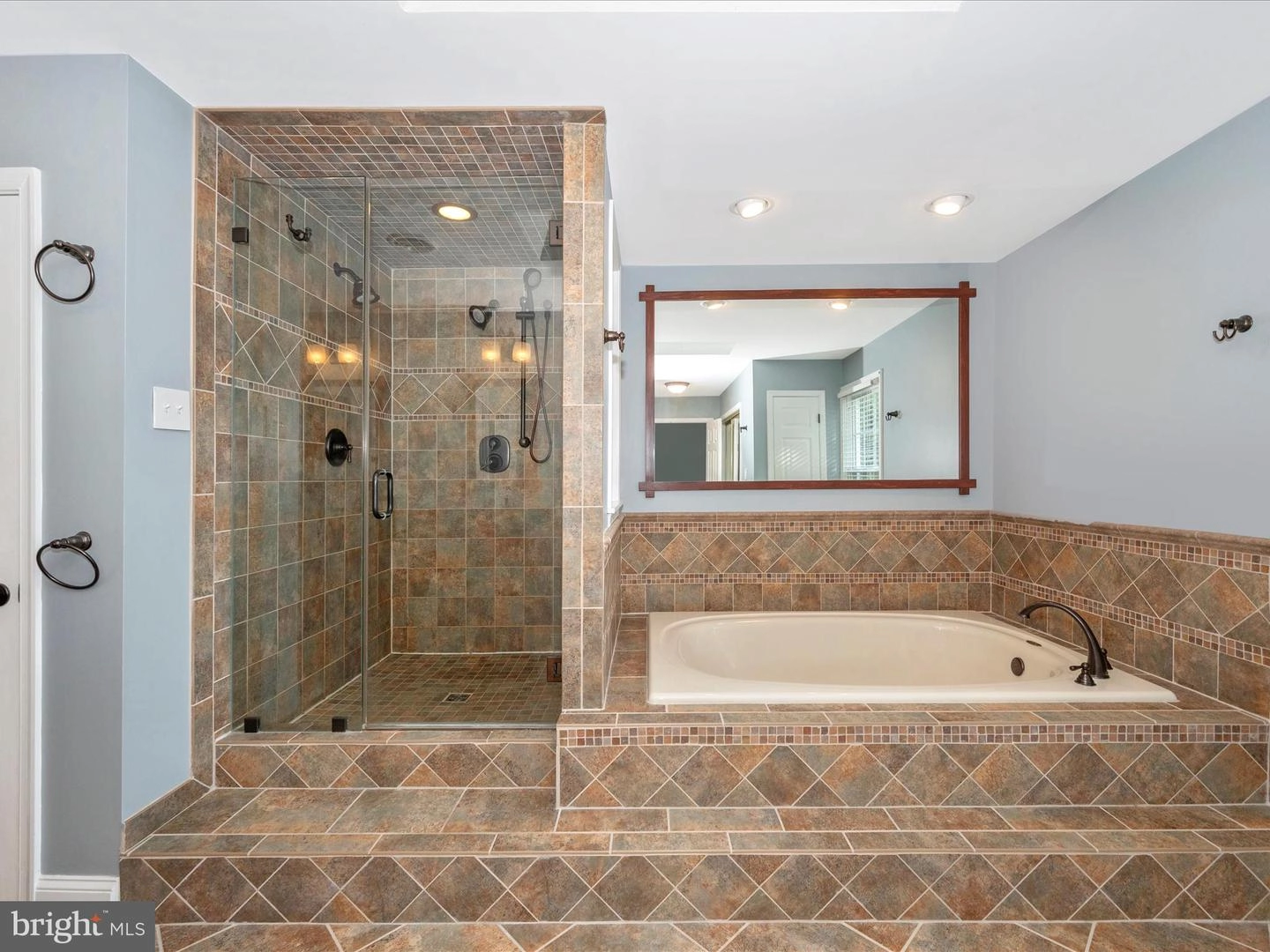 Bath - 9014 Spring Meadow Cir, Frederick, MD 21701 photo 8 of 12