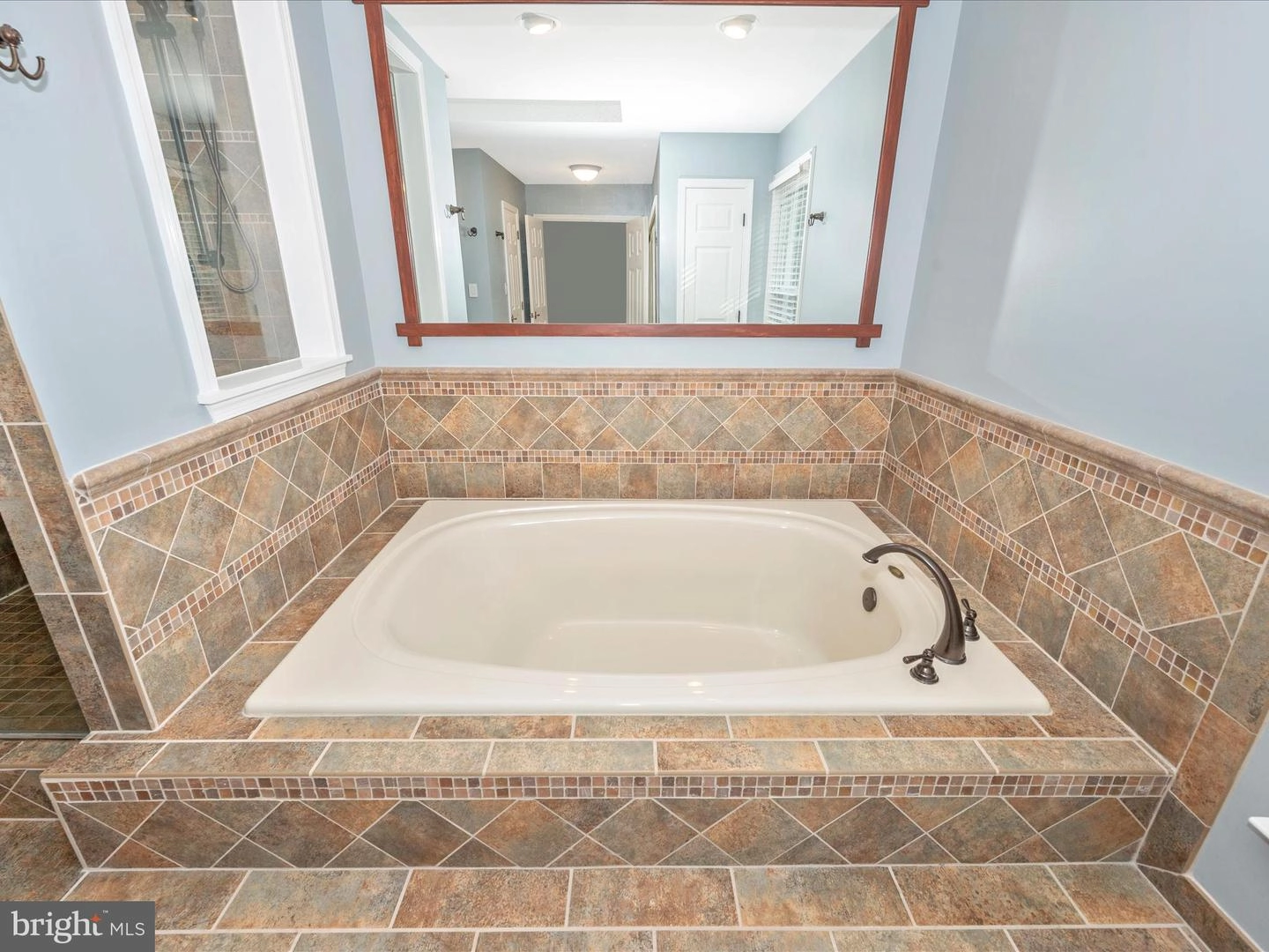 Bath - 9014 Spring Meadow Cir, Frederick, MD 21701 photo 9 of 12