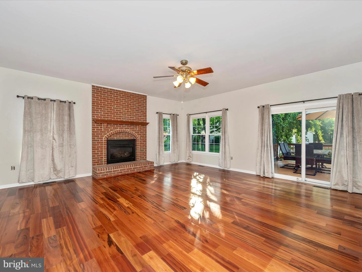 Living - 9014 Spring Meadow Cir, Frederick, MD 21701 photo 9 of 12