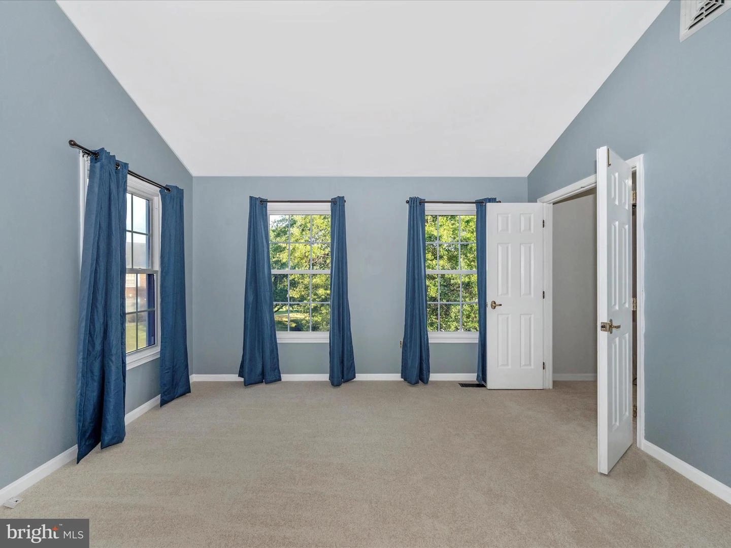 Bedroom - 9014 Spring Meadow Cir, Frederick, MD 21701 photo 3 of 7