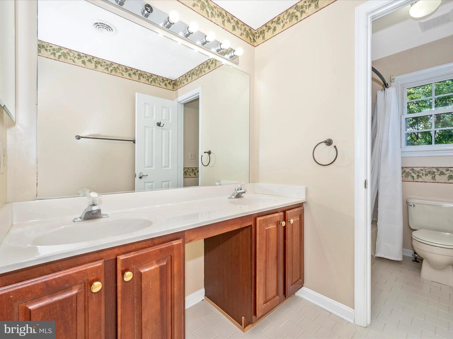 Bath - 9014 Spring Meadow Cir, Frederick, MD 21701 photo 11 of 12