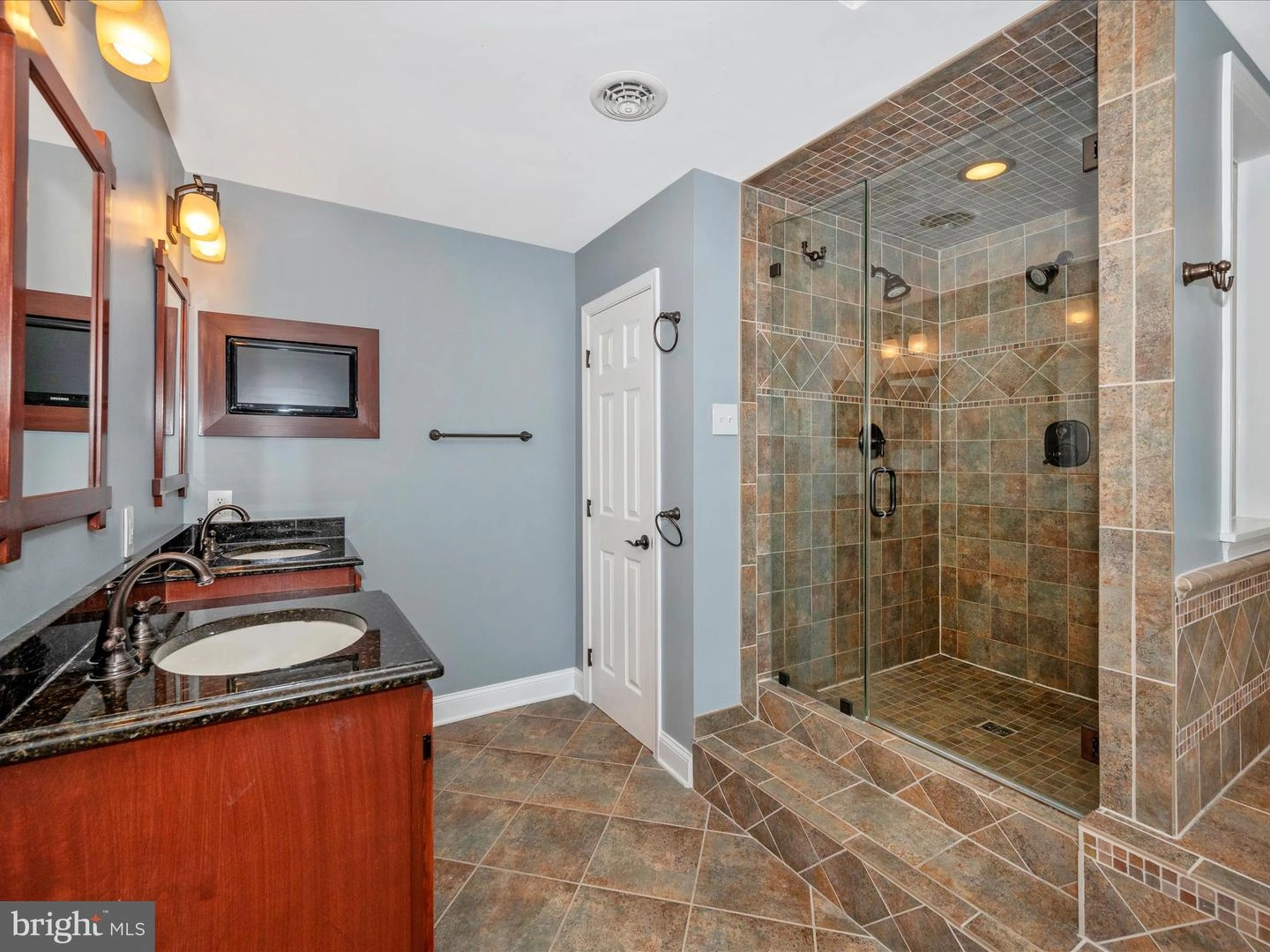 Bath - 9014 Spring Meadow Cir, Frederick, MD 21701 photo 5 of 12