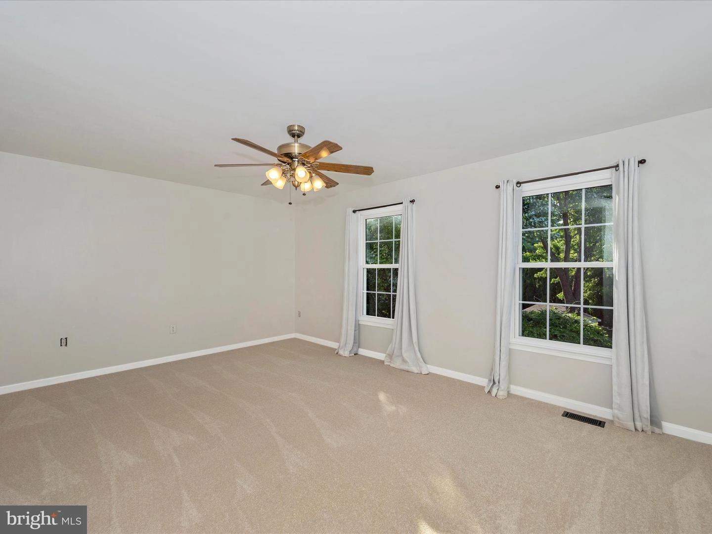 Bedroom - 9014 Spring Meadow Cir, Frederick, MD 21701 photo 4 of 7