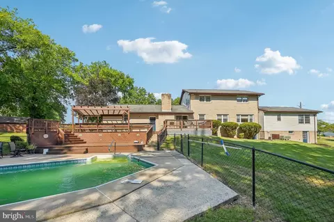 Exterior - 6131 Long Branch Rd, Frederick, MD 21701 photo 10 of 13
