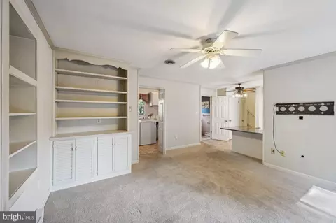 Living - 6131 Long Branch Rd, Frederick, MD 21701 photo 9 of 12