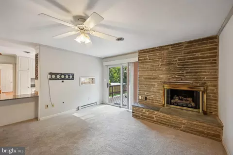 Living - 6131 Long Branch Rd, Frederick, MD 21701 photo 8 of 12