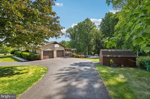 Exterior - 6131 Long Branch Rd, Frederick, MD 21701 photo 2 of 13