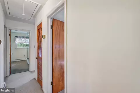 Entry Way - 6131 Long Branch Rd, Frederick, MD 21701 photo 6 of 7