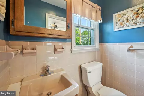 Bath - 6131 Long Branch Rd, Frederick, MD 21701 photo 3 of 7