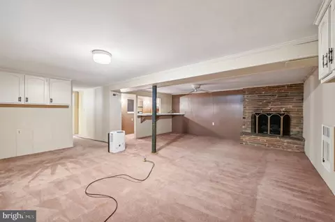 Living - 6131 Long Branch Rd, Frederick, MD 21701 photo 11 of 12