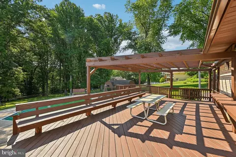 Exterior - 6131 Long Branch Rd, Frederick, MD 21701 photo 8 of 13