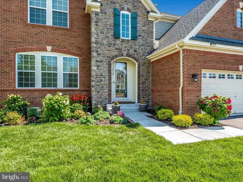 Exterior - 8468 Pine Bluff Rd, Frederick, MD 21704 photo 3 of 31
