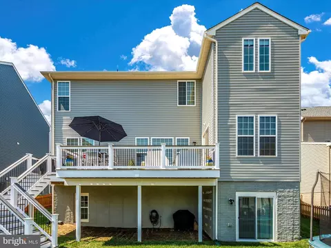 Exterior - 8468 Pine Bluff Rd, Frederick, MD 21704 photo 4 of 31