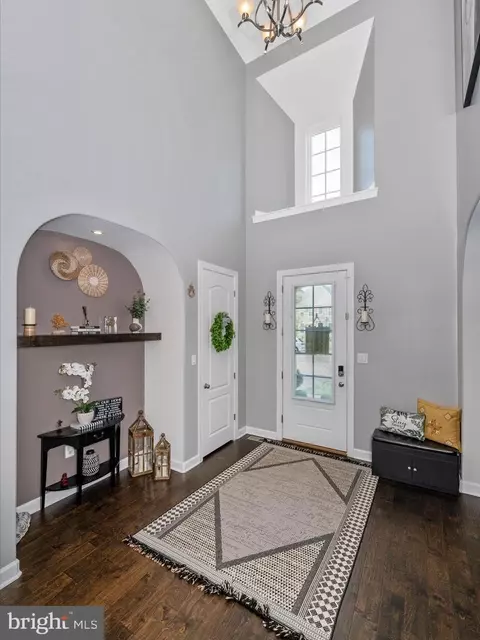Entry Way - 8468 Pine Bluff Rd, Frederick, MD 21704 photo 2 of 8