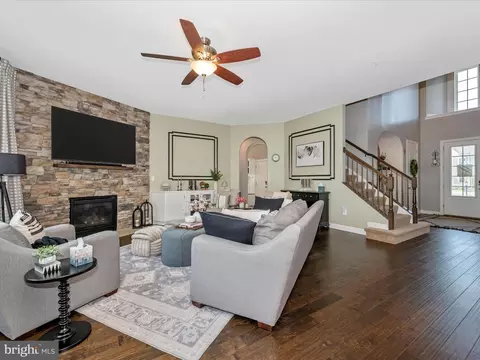 Living - 8468 Pine Bluff Rd, Frederick, MD 21704 photo 2 of 4