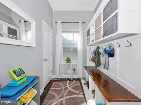 Entry Way - 8468 Pine Bluff Rd, Frederick, MD 21704 photo 5 of 8