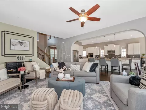 Living - 8468 Pine Bluff Rd, Frederick, MD 21704 photo 4 of 4