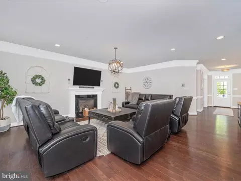 Living - 6436 Dresden Pl, Frederick, MD 21701 photo 2 of 5