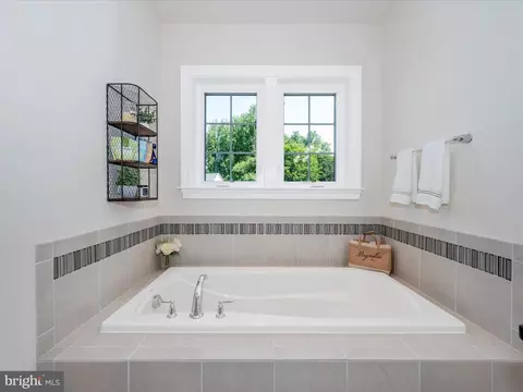 Bath - 6436 Dresden Pl, Frederick, MD 21701 photo 4 of 7