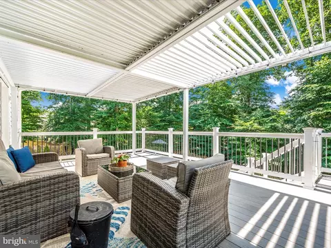 Exterior - 6436 Dresden Pl, Frederick, MD 21701 photo 6 of 24