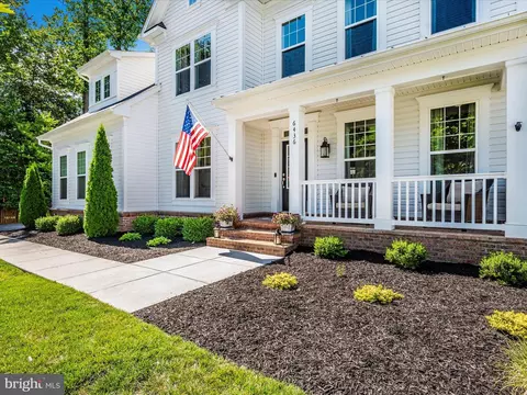 Exterior - 6436 Dresden Pl, Frederick, MD 21701 photo 2 of 24
