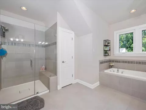 Bath - 6436 Dresden Pl, Frederick, MD 21701 photo 3 of 7