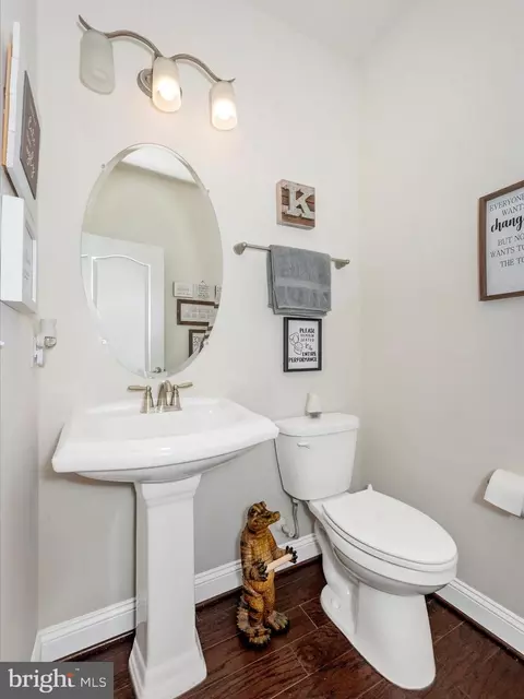 Bath - 6436 Dresden Pl, Frederick, MD 21701 photo 1 of 7