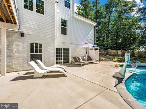 Exterior - 6436 Dresden Pl, Frederick, MD 21701 photo 9 of 24