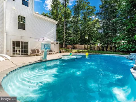 Exterior - 6436 Dresden Pl, Frederick, MD 21701 photo 10 of 24