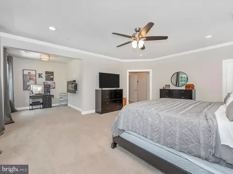 Bedroom - 6436 Dresden Pl, Frederick, MD 21701 photo 2 of 6