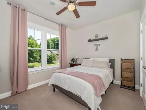 Bedroom - 6436 Dresden Pl, Frederick, MD 21701 photo 4 of 6
