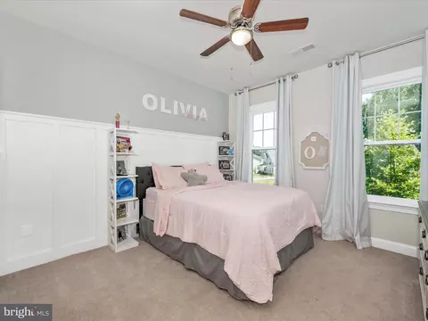 Bedroom - 6436 Dresden Pl, Frederick, MD 21701 photo 5 of 6