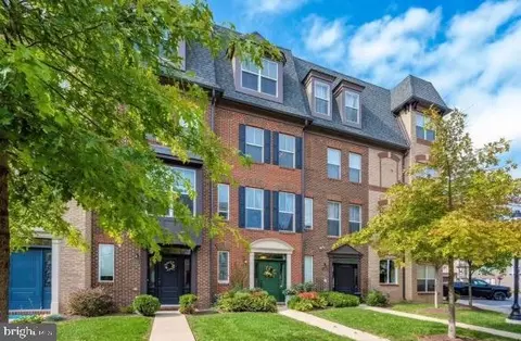 1447 Trafalgar Ln, Frederick, MD 21701