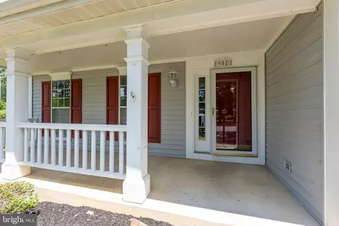 902 Twin Oak Ct, Frederick, MD 21701 photo 4