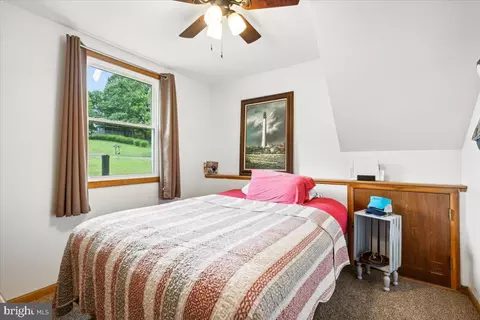Bedroom - 11587 Liberty Oak Dr, Frederick, MD 21701 photo 5 of 7