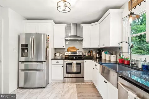 Kitchen - 11587 Liberty Oak Dr, Frederick, MD 21701 photo 2 of 5