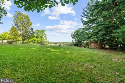 Exterior - 11587 Liberty Oak Dr, Frederick, MD 21701 photo 14 of 15