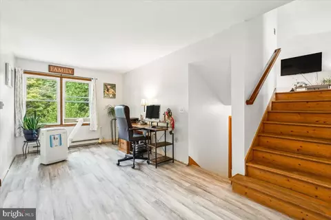 Entry Way - 11587 Liberty Oak Dr, Frederick, MD 21701 photo 3 of 6