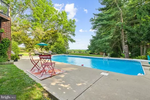 Exterior - 11587 Liberty Oak Dr, Frederick, MD 21701 photo 10 of 15