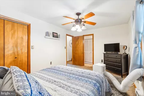 Bedroom - 11587 Liberty Oak Dr, Frederick, MD 21701 photo 3 of 7
