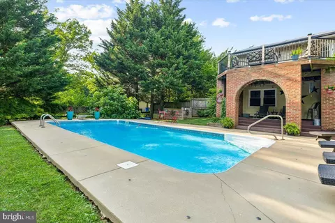 Exterior - 11587 Liberty Oak Dr, Frederick, MD 21701 photo 11 of 15