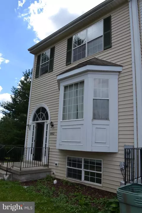 8802 Briarcliff Ln, Frederick, MD 21701 photo 2