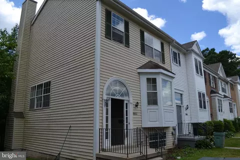 8802 Briarcliff Ln, Frederick, MD 21701