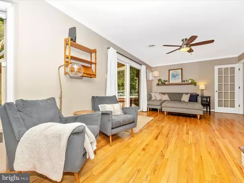 Living - 201 Crestview Ct, Frederick, MD 21702 photo 3 of 3
