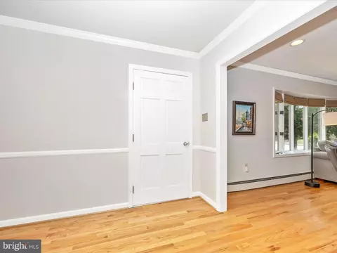 Entry Way - 201 Crestview Ct, Frederick, MD 21702 photo 2 of 3