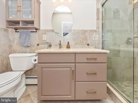 Bath - 201 Crestview Ct, Frederick, MD 21702 photo 3 of 3