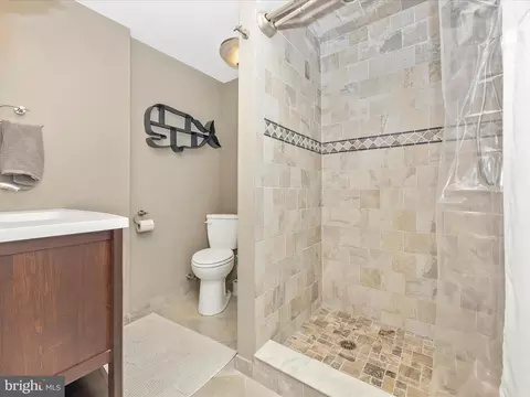 Bath - 201 Crestview Ct, Frederick, MD 21702 photo 2 of 3