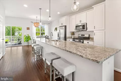 Kitchen - 5986 Whelan Ln, Frederick, MD 21703 photo 3 of 6