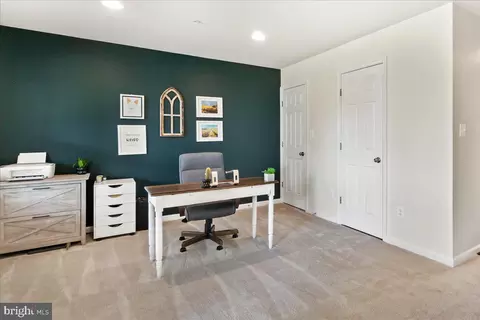 Entry Way - 5986 Whelan Ln, Frederick, MD 21703 photo 8 of 9