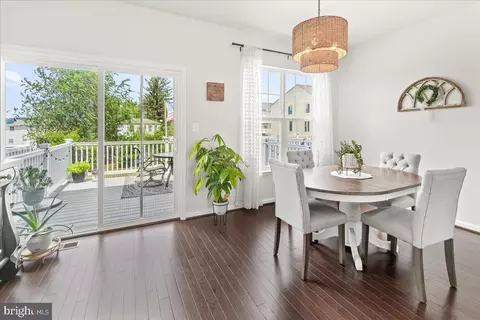 Dining - 5986 Whelan Ln, Frederick, MD 21703 photo 3 of 3
